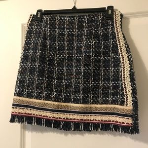 Embroidered skirt side zipper